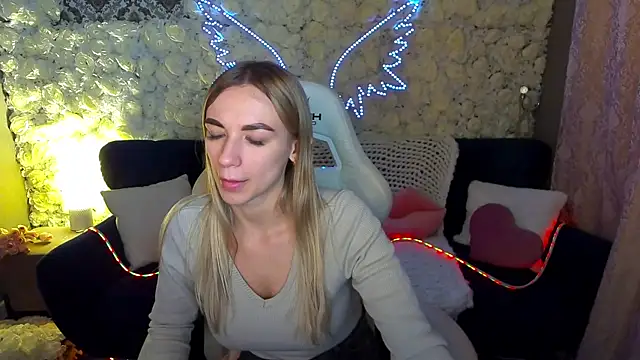 arinawong - ArinaWong's free webcam - UK Sex Cams