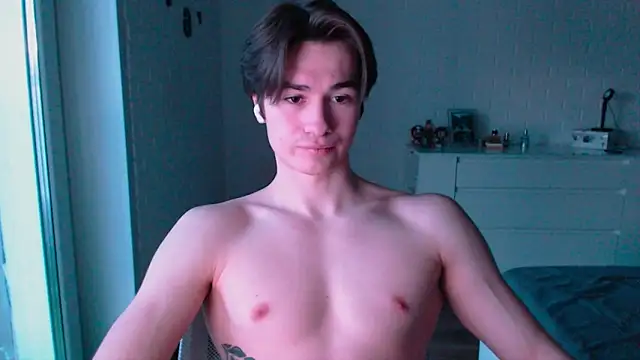 MarkusDean live sex cam