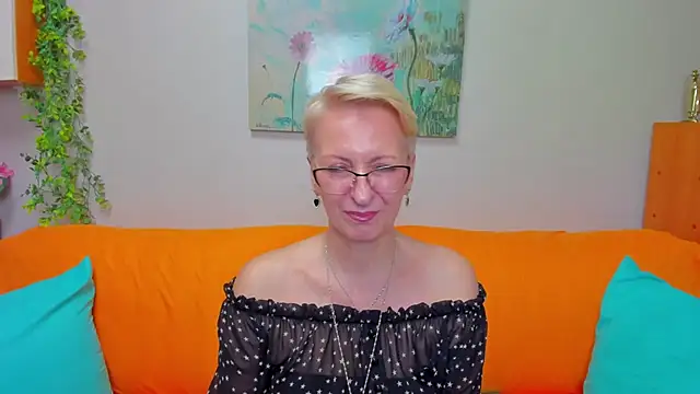 iamyourdream89 (F mature) - I'll take off my dress for you.