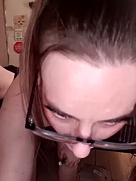 snowbird1117 - Snowbird1117's free webcam - UK Sex Cams