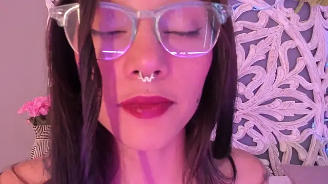 loraineblake - Loraineblake's free webcam - UK Sex Cams