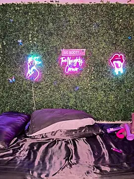 renathickass - RenaThickAss's free webcam - UK Sex Cams