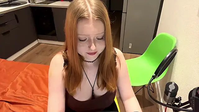 elcapulco69 (F teen) - eyes contact