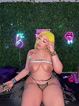 Webcam Model (RenaThickAss)  is live.Free join now!