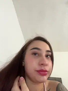 Webcam Model (Devora222_) is live