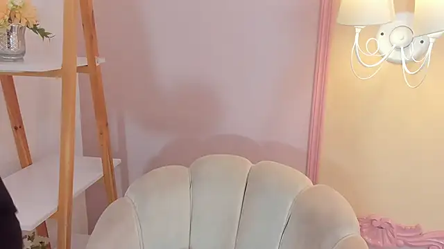 _zharaa (F teen) - TOPLESS + flash pussy