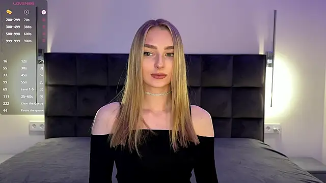 GoldieHarrington live sex cam