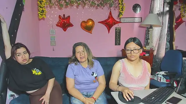 lesbiancuple live sex cam