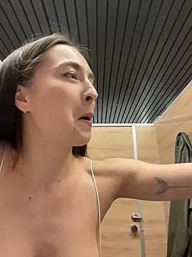 Holly_Play live sex cam