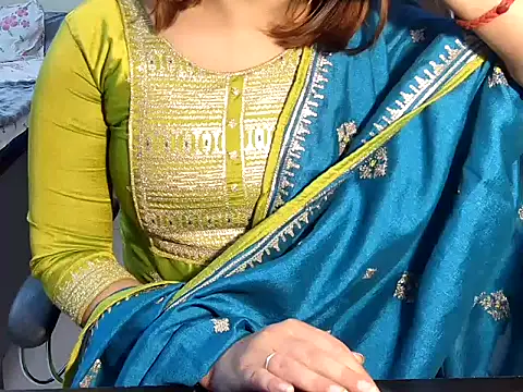 avnii_09 (F young) - Ice on Navel and nippless