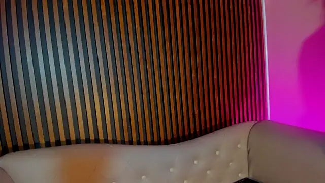 lauraaristizabal - LauraAristizabal's free webcam - UK Sex Cams