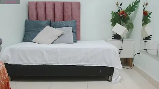 sophia_hadid - Sophia_hadid's free webcam - UK Sex Cams