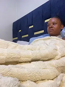 Webcam Model (Dellah27) is live