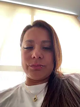 Webcam Model (Pretty__Milf)  is live.Free join now!