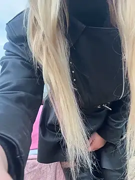 marina- (F milf) - FINGER IN THE ASS