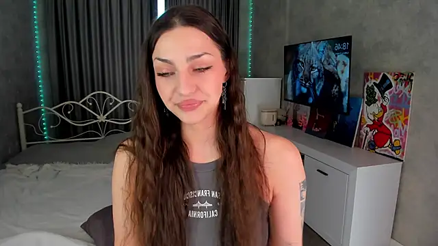 lilflexxy (F young) - tease my naked tits