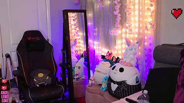 Angel-Lewd-Cake from StripChat is Freechat