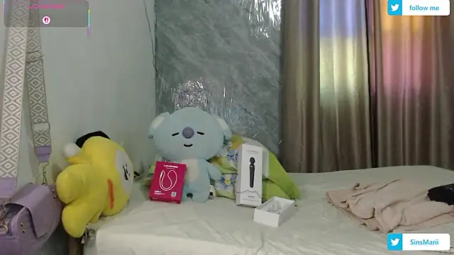 marielsins_1111 (F young) - FUCK PUSSY VERY CLOSE ON THE CAR