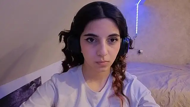 blissmissataeses (F teen) - I'll show you my belly, even though 🥰😋