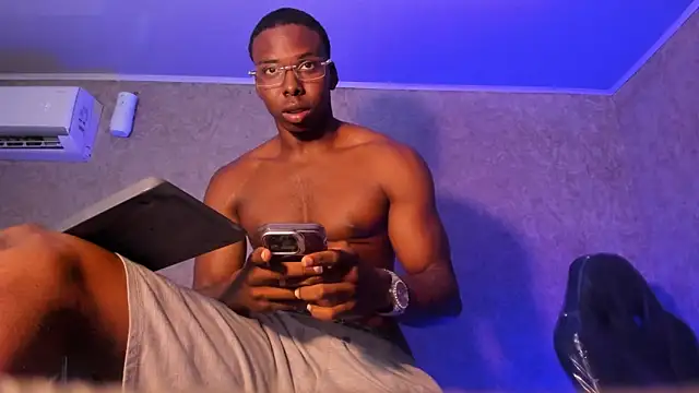 mike_aly - Mike_aly's free webcam - UK Sex Cams