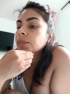 Webcam Model (Ivanna2) is live