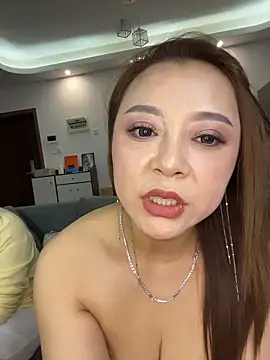 美女LuckyGirl-11在线直播