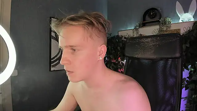 AlexxSweet Live Webcam on Stripchat