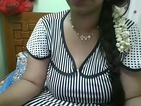 Sexy Shalinii (Sexy-Shalinii)