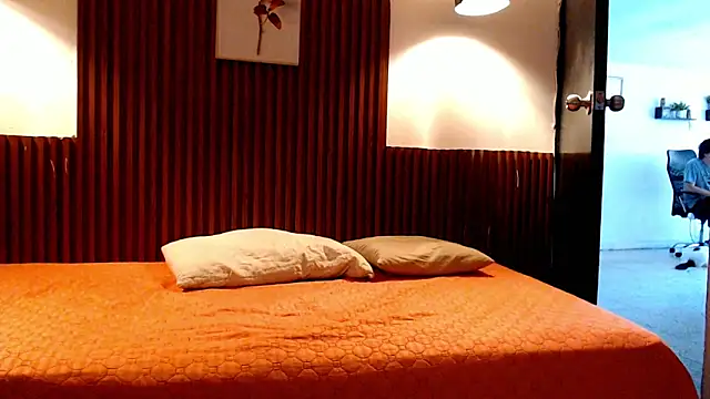 darwin_mayo - Darwin_mayo's free webcam