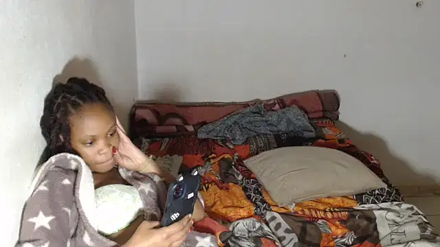 essencelovers - EssenceLovers's free webcam - UK Sex Cams