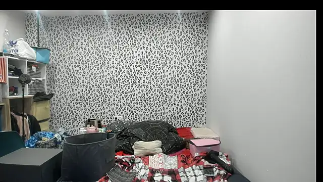 switchlorenx - Switchlorenx's free webcam - UK Sex Cams