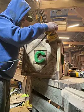 charactrzero (Ask my age) - get naked stay naked