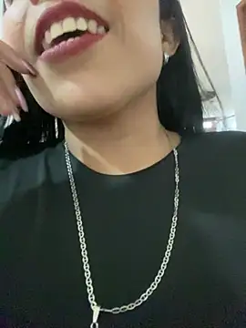 Rosa_25x's Stripchat show and profile