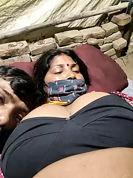 Indiandesicouple155 webcam