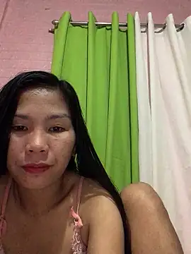 Webcam Model (Cleo17)  is live.Free join now!