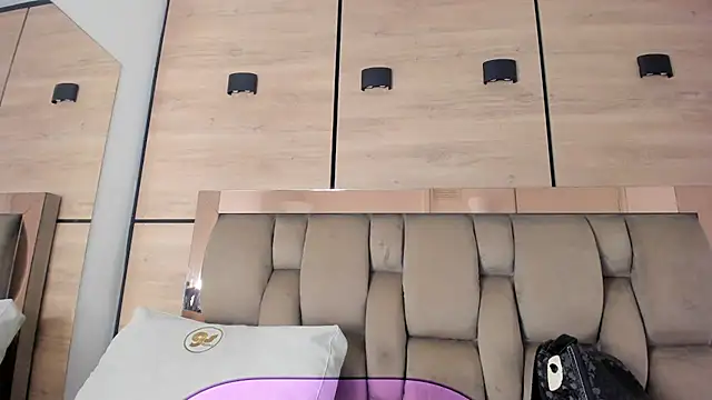 karol_lewiss - Karol_lewiss's free webcam