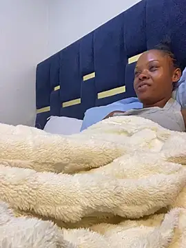 Webcam Model (Dellah27)  is live.Free join now!