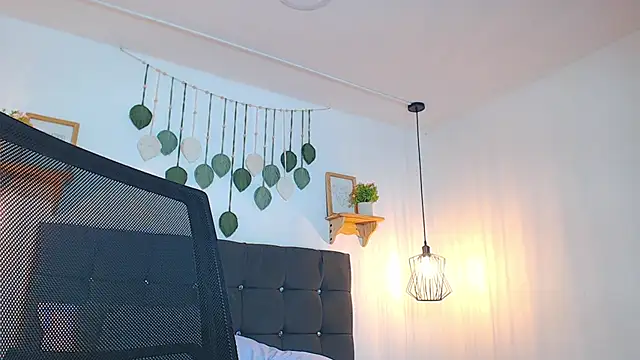 emma_hassani - Emma_hassani's free webcam - UK Sex Cams