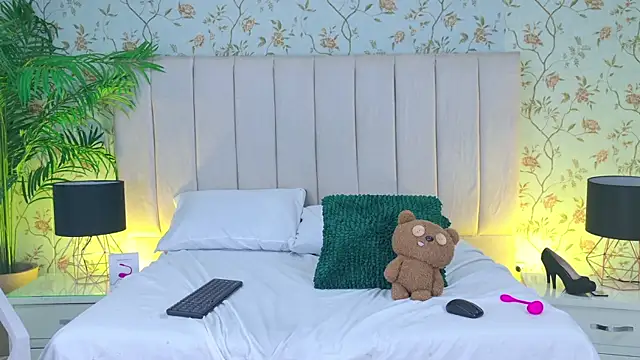 carrie_gb - Carrie_GB's free webcam - UK Sex Cams