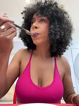 dianagolley420 Live Webcam on Stripchat