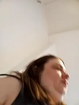 Webcam Model (HotHornyEmmaX)  is live.Free join now!