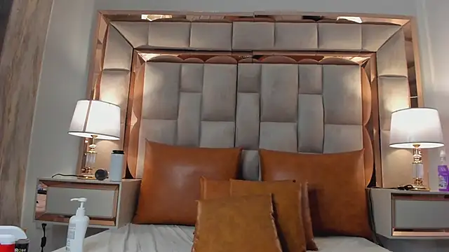 valentinabreats - ValentinaBreats's free webcam - UK Sex Cams