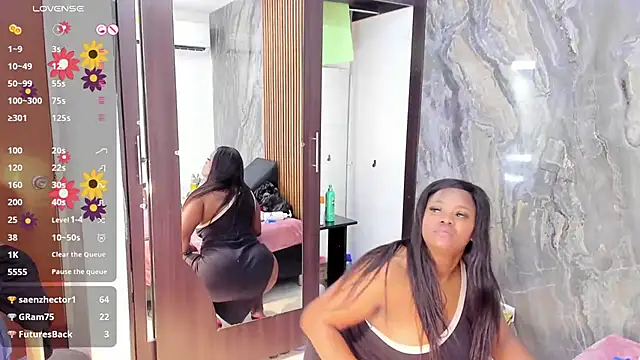 LauraSaenz01 live sex cam