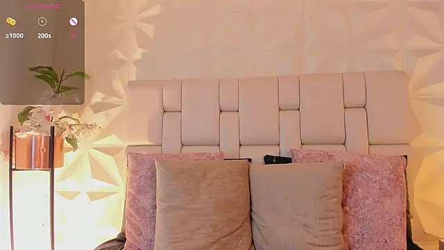 scarlettadams__ (F young) - All naked + fingering