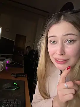 blonde_exe live sex cam