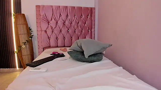 Roxy_Stonee live sex cam