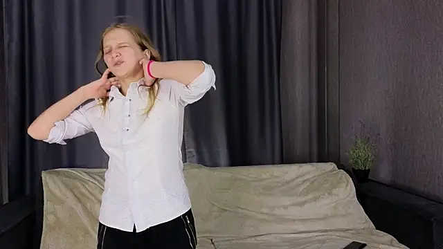 hazeelariel - HazeElariel's free webcam