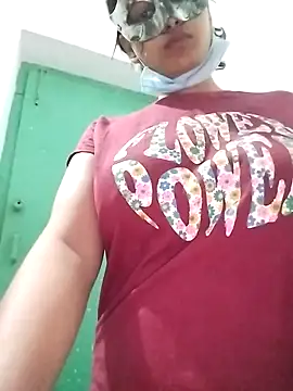 Webcam Model (ms-naina) is live