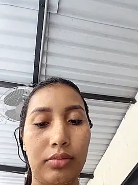 genesis_18_ - Genesis_18_'s free webcam