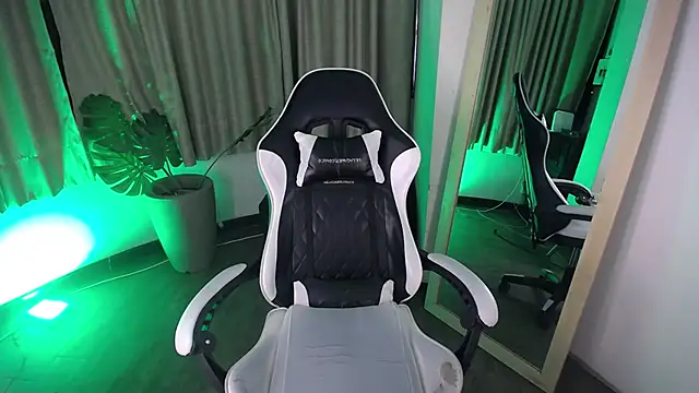 lexy_the_best - Lexy_the_best's free webcam